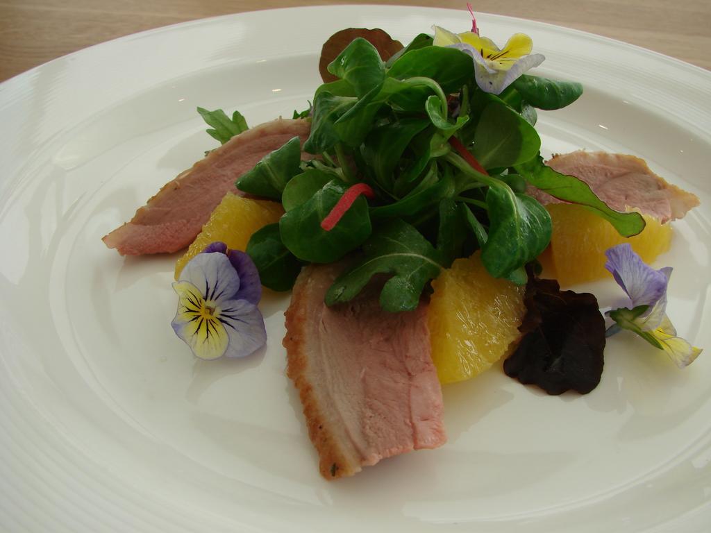 Hotel Restaurant Flaschen Albinen Exteriör bild