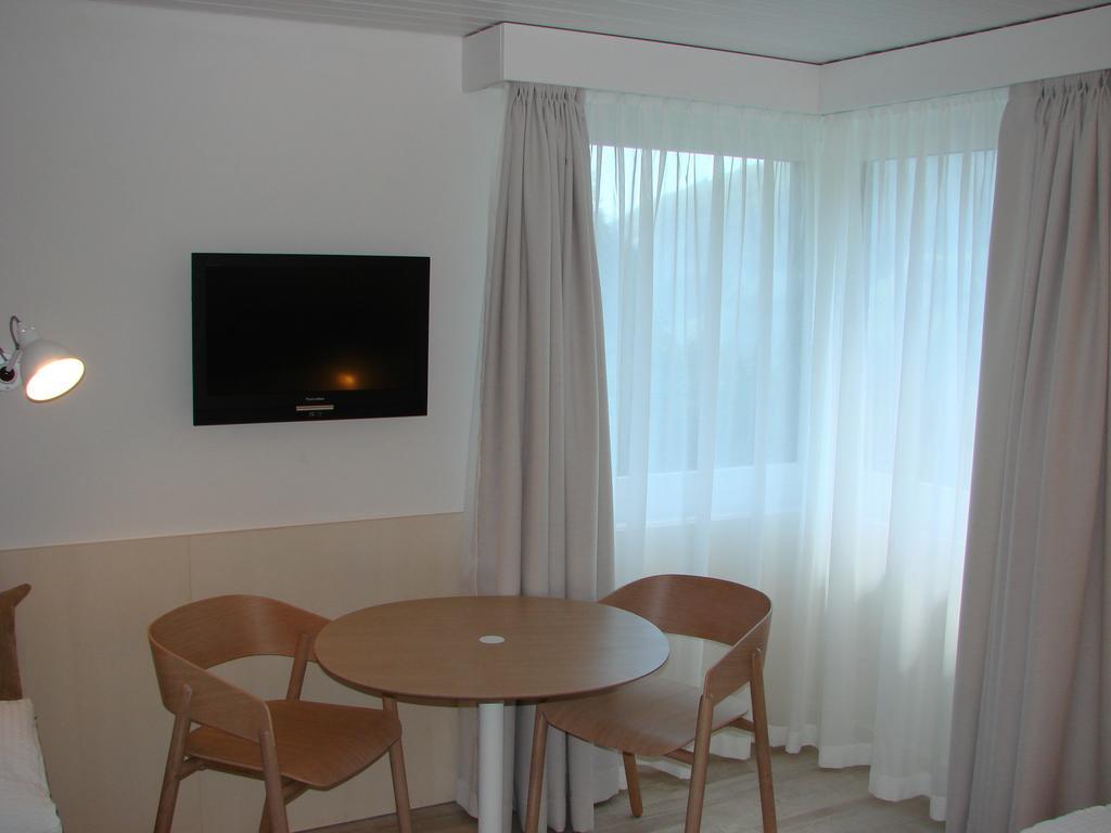 Hotel Restaurant Flaschen Albinen Exteriör bild