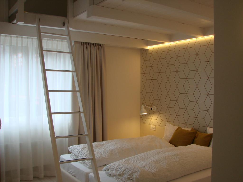 Hotel Restaurant Flaschen Albinen Rum bild