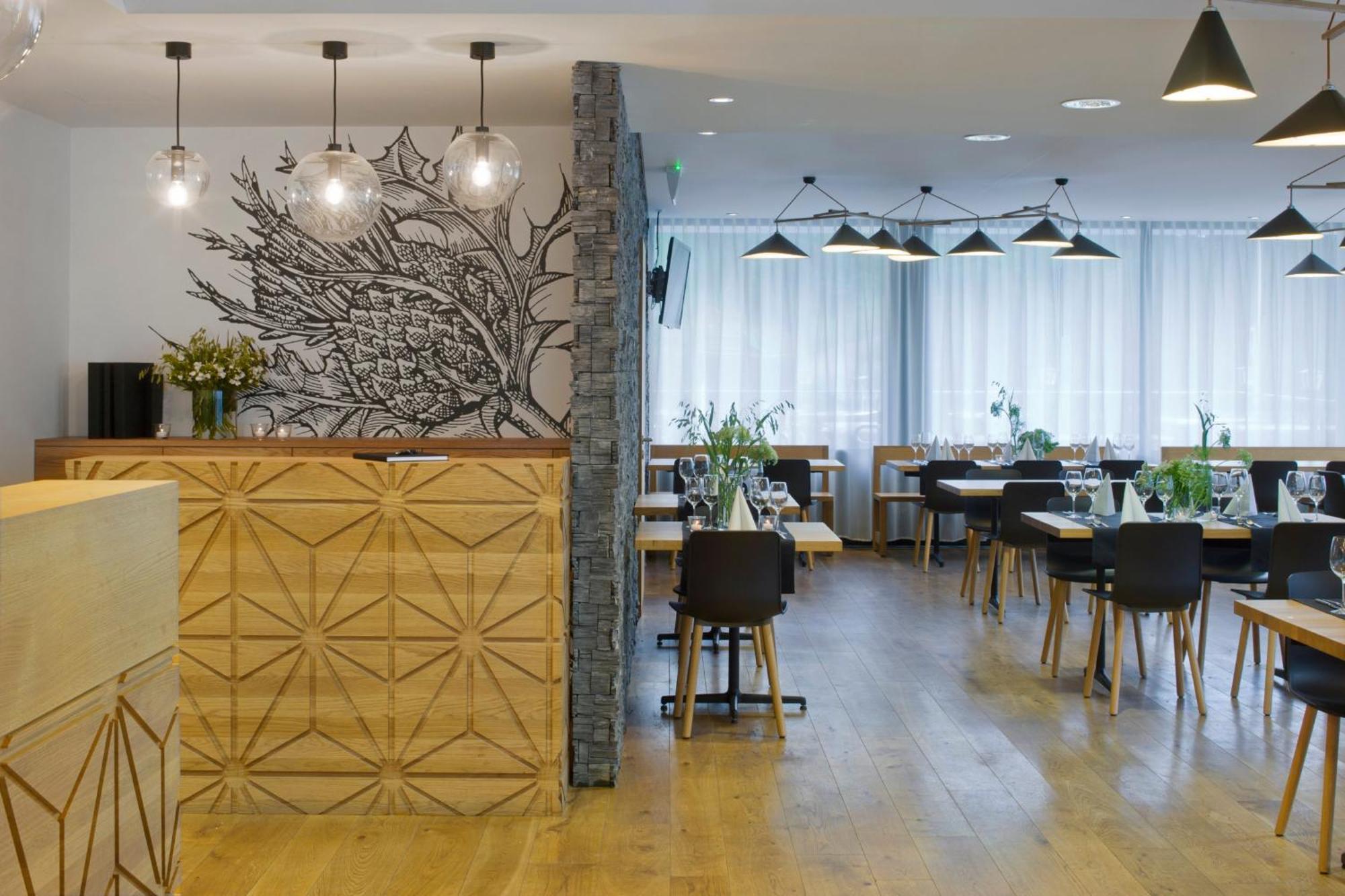 Hotel Restaurant Flaschen Albinen Exteriör bild